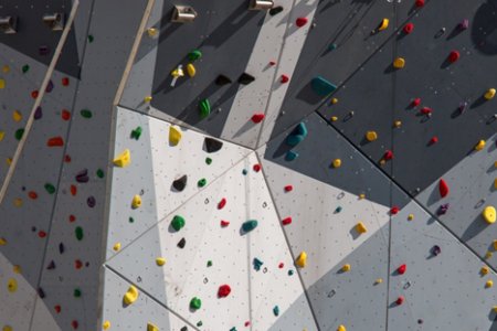 玻璃钢攀岩板有什么性能和优点？