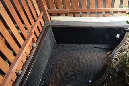 玻璃钢鱼箱与PP塑料鱼箱对比：工厂化海水养殖解析